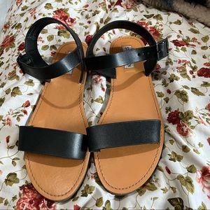 Black Steve Madden sandals